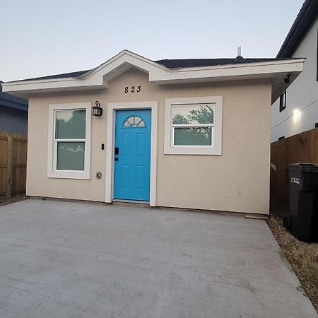The House With The Blue Door. Appartement McAllen Buitenkant foto